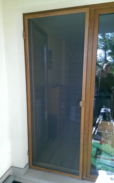 moskitiera drzwiowa otwierana na wymiar montaż sulejówek