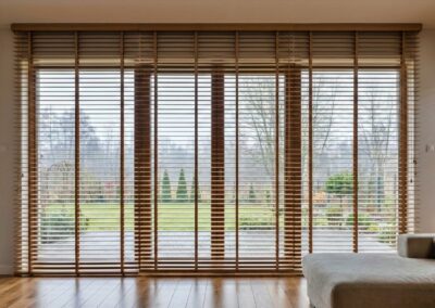 żaluzje drewniane na drzwi tarasowe roletypremium.pl